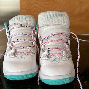 Girls Jordan max aura ps White aurora green